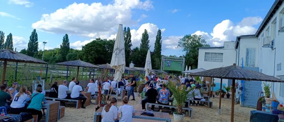 Rudelgucken am "Salina Beach" an der Diskothek Glashaus in Bad Salzuflen. - © Glashaus