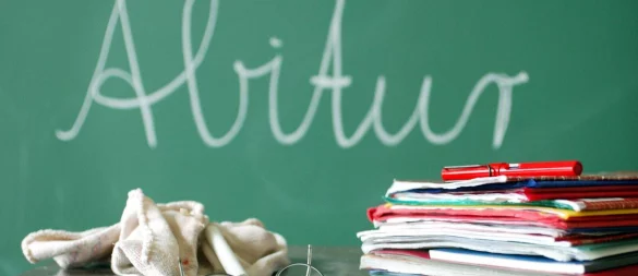 Im kommenden Jahr fehlen Abiturientinnen und Abiturienten an den Hochschulen und auf dem Ausbildungsmarkt. - © imago images/photothek
