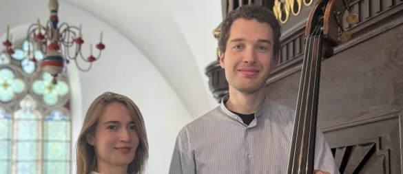 Leonie Deutschmann und Aliaksei Chvarkou musizieren gemeinsam in der Erlöserkirche am Markt. - © Ev.-ref. Kirchengemeinde Detmold-Ost