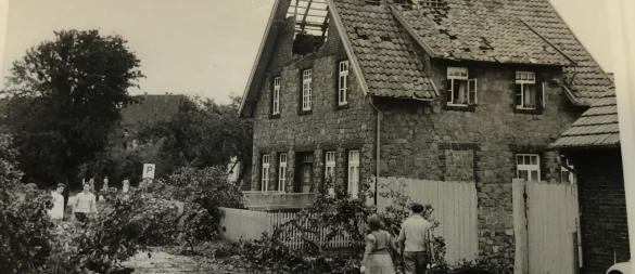 Beim Unwetter 1960 wurden im Umkreis von 500 Metern fast alle Dächer beschädigt. - © Stadtarchiv Lemgo