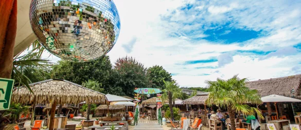 Noch bevor der Aloha-Beach-Club in Herford in diesem Jahr in die Saison gestartet war, hatte ein Anwohner die Stadt verklagt. - © Daniel Salmon