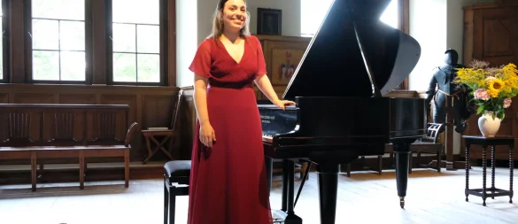 Alba Raña Barreiro am Klavier im Schloss Barntrup. - © Friedrich-Wilhelm Rödding