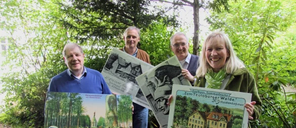 Dr. Stefan Wiesekopsieker (von Links) vom Lippischen Heimatbund, Cord Brüning vom Heimatverein Hiddesen, Historiker Roland Linde und Dr. Bärbel Sunderbrink, Leiterin des Stadtarchivs Detmold, laden im Haus des Gastes zur Tagung "Ein Denkmal - viele Perspektiven" ein. - © Yvonne Glandien