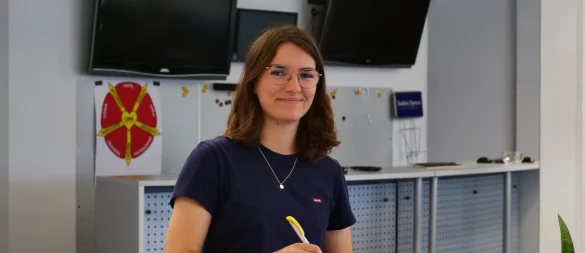 LZ-Volontärin Chiara Wibbeke findet, die Bezahlkarte sendet ein Signal des Misstrauens. - © Jörg Hagemann