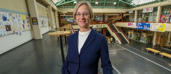 Für Angelika Epple, Rektorin der Universität Bielefeld, ist das neue Institut zur Förderung von Wissenschaftlern ein Herzensprojekt. - © Andreas Zobe