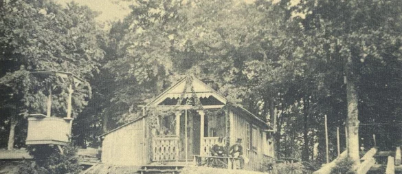 Bandelhütte August 1875, unmittelbar vor der Einweihung, der Herr vorne links ist Ernst von Bandel. - © Carl-Heinz Helwig