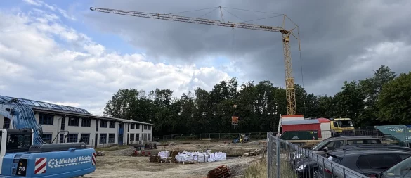 Im kommenden Jahr soll der Anbau des Gymnasiums fertiggestellt sein. Dann werden dafür Möbel gebraucht. - © Jan Schillmann
