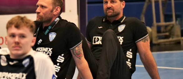 Konnten die Saison gelassen Revue passieren lassen: TBV-Trainer Florian Kehrmann (von rechts), Co-Trainer Matthias Struck und Jarnes Faust. - © Jörg Hagemann