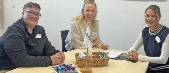 Dr. Isabel Englert (von links, Chefärztin), Annika Gerdtommarkotten (Psychotherapeutin) und Eva Nießen (Psychotherapeutin und Leitung Psychologie) - © AMEOS