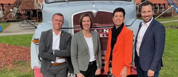 Auf viele Besucher im Ziegeleimuseum Lage freuen sich (von links) Norman Wehmeier (Immobilienmakler der Sparkasse Lemgo), Yvonne Möller (Bereichsleiterin Immobiliencenter der Sparkasse Lemgo), Petra Kotzian (Spezialistin für Wohnimmobilien für den Bereich Lage) und Malte Kiel (Immobilienmakler der S Immobilien GmbH der Sparkasse Paderborn-Detmold-Höxter). - © Sparkasse