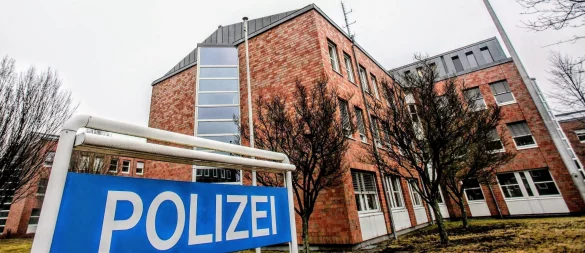 Bei der Polizei Bielefeld sollen mehrere Stellen von Regierungsbeschäftigten unbesetzt sein - mit drastischen Folgen. Auch andere Polizeibehörden klagen unter ähnlichen Problemen. - © Andreas Zobe
