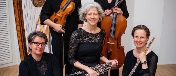 Laden zur "Musik für Spaziergänger": Gerdie Broeksma (Harfe), Yu-Chi Hua (Viola), Magdalena Bäz (Flöte), Soojin Byun (Violoncello) und Andrea Müller (Oboe/Englischhorn, von links). - © Bildrechte: Kirchengemeinde Bergkirchen