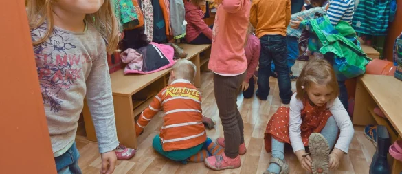 Künftig nur noch stundenweise Betreuung durch Fachkräfte in Kitas? Eine Vereinbarung zwischen Land, Trägern und Kommunen sieht das vor. - © picture alliance / ZB