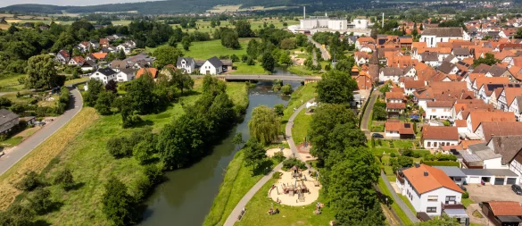 Die Osterräderstadt von oben: Lügde hat sich in den vergangenen fünf Jahren wirtschaftlich gut entwickelt. - © Teutoburger Wald Tourismus/ Dominik Ketz
