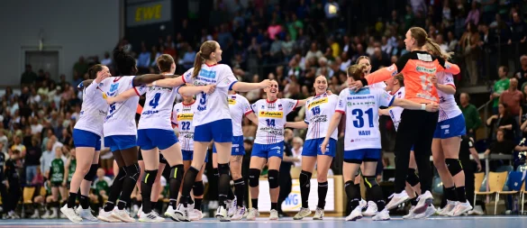 Es wird weiter getanzt – wie hier in Oldenburg. Die HSG Blomberg-Lippe steht vor einem Saison-Höhepunkt. - © Photo: Felix Schlikis/Lobeca.de