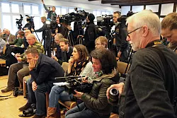 Medieninteresse: Vor dem Prozess gegen einen ehemaligen SS-Wachmann &auml;u&szlig;erten sich die Nebenkl&auml;ger vor der Presse. - &copy; Bernhard Preu&szlig;