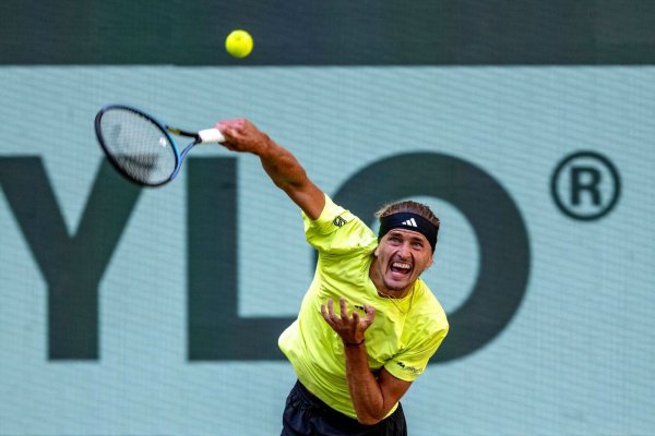 Alexander Zverev hat sich in Halle ins Viertelfinale gekämpft. - © David Inderlied/dpa