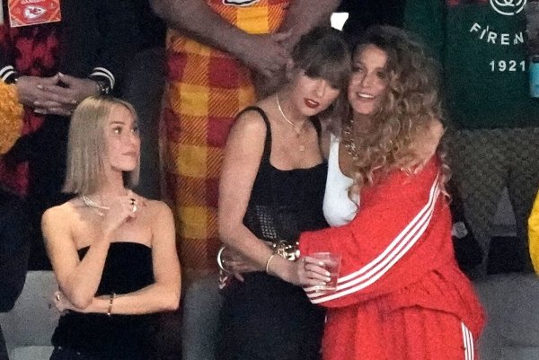 Teilerfolg für Justin Baldoni im Rechtsstreit mit Blake Lively: Baldoni bekommt Zugriff auf ausgewählte Nachrichten zwischen Lively und Superstar Taylor Swift. (Archiv) - © Charlie Riedel/AP/dpa