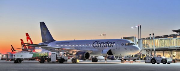 Abflug: Condor verlässt den heimischen Airport. - © Privat