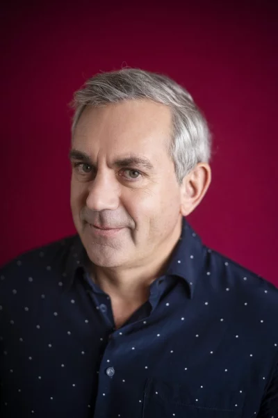 Wladimir Kaminer wirft in Lemgo einen humoristischen Blick auf den deutschen Alltag. - © Dominik Butzmann/photothek.de