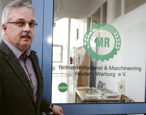 Geschäftsstelle: Die ist in Brakel gleich neben der Landwirtschaftskammer angesiedelt. Geschäftsführer Norbert Hofnagel arbeitet seit 1997 für den Betriebshilfsdienst und Maschinenring Höxter-Warburg, der seit 1994 unter diesem Namen firmiert. - © Simone Flörke