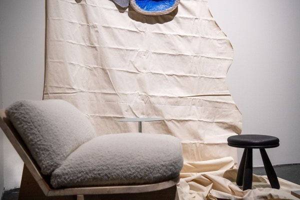 Nachhaltigkeit kann auch heißen: das Sofa neu beziehen lassen, wenn man sich an der Farbe sattgesehen hat, das Möbelstück aber nicht gegen ein neues austauschen will. - © Bernd Diekjobst/dpa-tmn