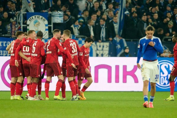 Kaiserslautern jubelt, Schalke ist enttäuscht. - © Bernd Thissen/dpa