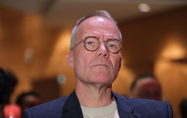 Habecks Entwurf des Heizungsgesetzes sei völlig chaotisch strukturiert gewesen, sagt SPD-Generalsekretär Miersch. - © Sebastian Willnow/dpa