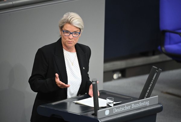 Ein Rauchverbot im Auto soll Schwangere und Minderjährige vor den Gefahren des Passivrauchens schützen, die CDU-Politikerin Borchardt warnt vor Symbolpolitik. (Symbolbild) - © Katharina Kausche/dpa
