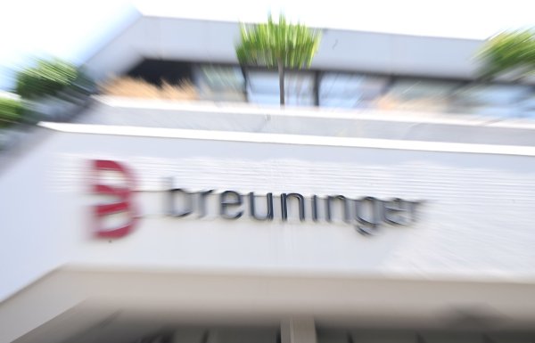 Das Stuttgarter Traditionshaus Breuninger mit seinen Filialen steht einem Bericht zufolge zum Verkauf. - © Bernd Weißbrod/dpa