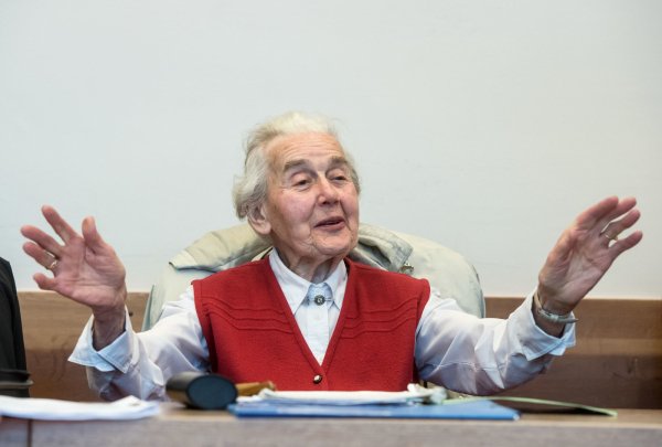 Ursula Haverbeck wird im kommenden Jahr wahrscheinlich noch zweimal auf der Anklagebank von Gerichten Platz nehmen müssen. - © Bernd Thissen/dpa