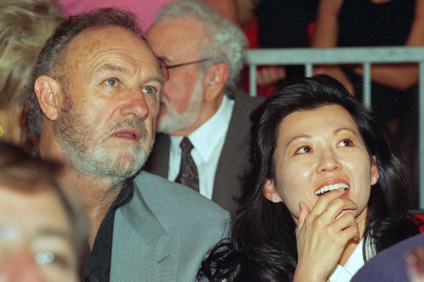 Der Tod des Ehepaars machte weltweit Schlagzeilen, nun ist die mutmaßliche Ursache bekannt. (Archivbild von 1993) - © Uncredited/AP/dpa