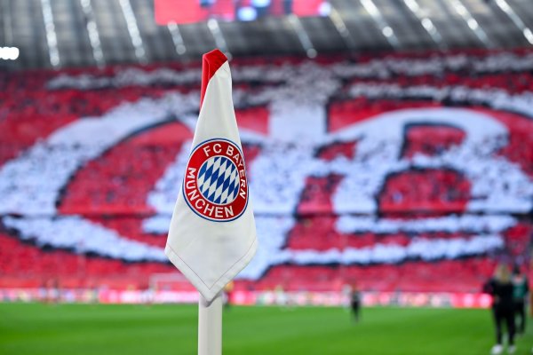 Wegen eines medizinischen Notfalls stellten die Fans in München ihre Gesänge zwischenzeitlich ein. - © Sven Hoppe/dpa