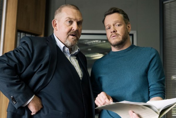 Der Fall führt die «Tatort»-Kommissare Max Ballauf (Klaus J. Behrendt) und Freddy Schenk (Dietmar Bär) zum legendären «Colonius»-Turm. - © Martin Valentin Menke/WDR/dpa