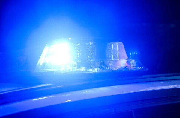 68-Jähriger mit Axt und Hammer angegriffen und schwer verletzt - © Julian Stratenschulte/dpa