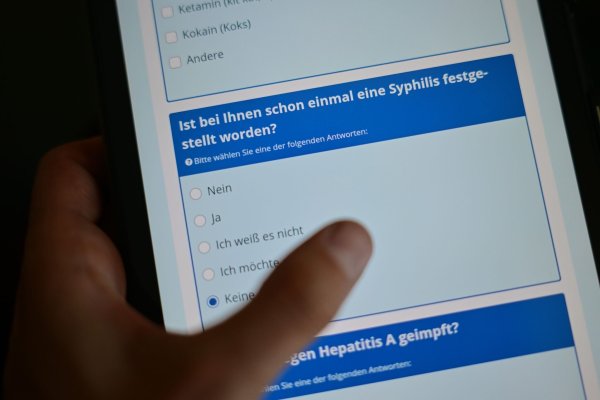 Die Zahl der Syphilis-Infektionen ist von 2023 auf 2024 um 3,9 Prozent gestiegen. (Symbolbild) - © Sebastian Gollnow/dpa
