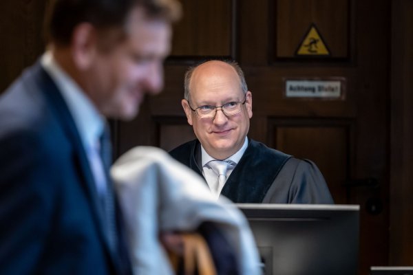 Landgericht Berlin entscheidet über Räumungsklage gegen AfD - © Andreas Gora/dpa