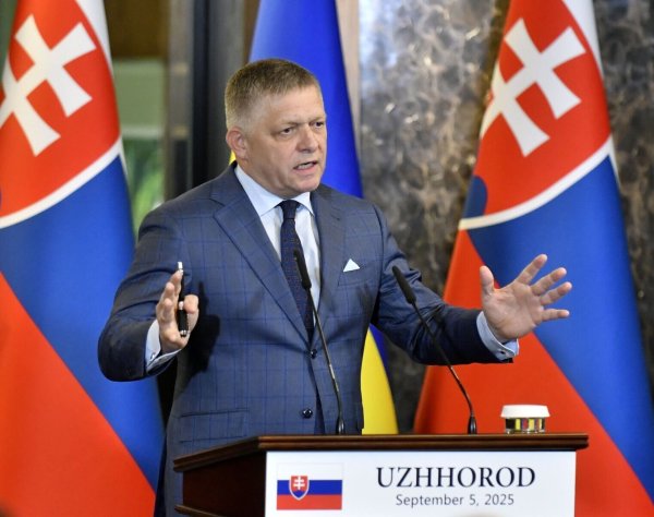 Der slowakische Ministerpräsident Robert Fico (Archivbild) - © Roman Hanc/TASR/dpa