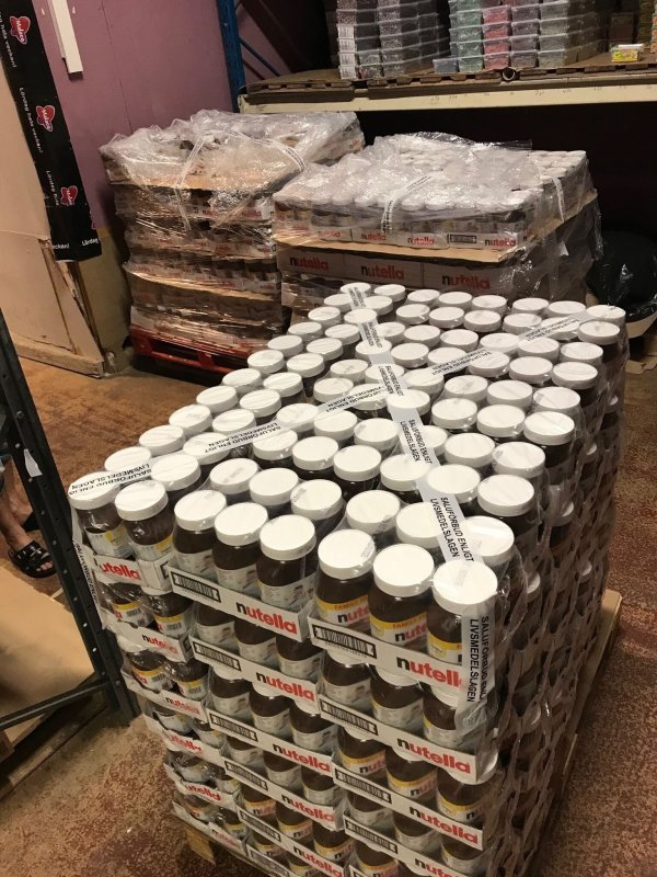 Die Behörde kann über 2.000 Nutella-Gläser nicht einfach so entsorgen. - © -/Stadt Malmö/dpa