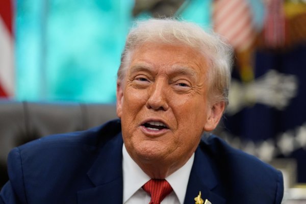 US-Präsident Trump will Zölle in Höhe von 100 Prozent auf importierte Arzneimittel erheben lassen. - © Alex Brandon/AP/dpa