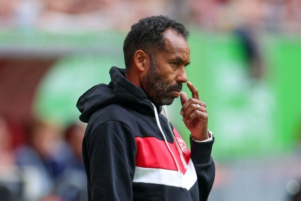 Trainer Daniel Thioune steht bei Fortuna Düsseldorf unter Druck. (Archivbild) - © Christoph Reichwein/dpa
