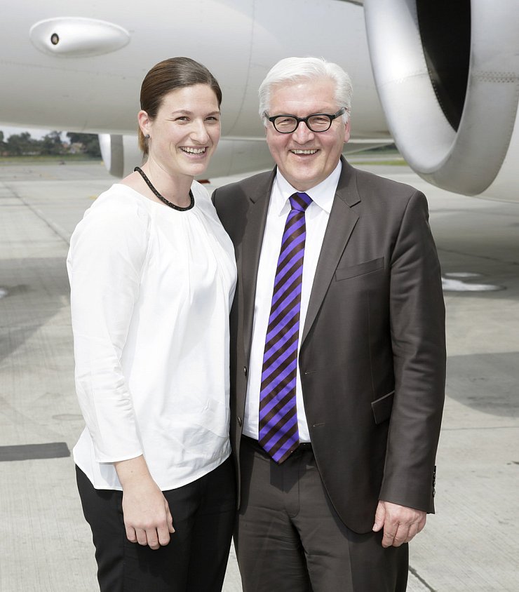 Linda Stahl mit Frank-Walter Steinmeier - © Thomas Koehler/photothek.net