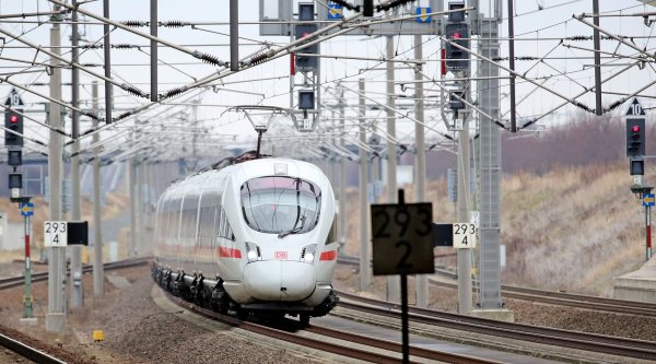 Nach Angaben der Bahn könnte ein Neubau die Fahrtzeit zwischen Hamburg und Hannover auf 59 Minuten reduzieren - etwa eine Viertelstunde weniger als jetzt. - © Jan Woitas/dpa-Zentralbild/dpa