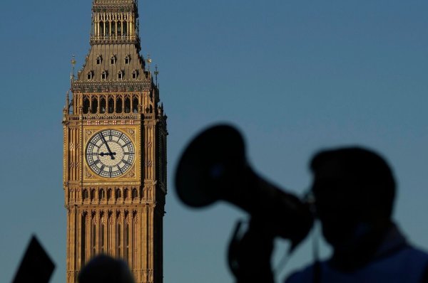 In Großbritannien tobt ein zunehmend schriller «Kulturkrieg» und eine Debatte um Zensur und Meinungsfreiheit. - © Frank Augstein/AP/dpa