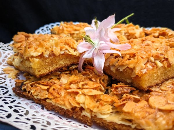Rezept: Schnelle Biene als Becherkuchen | Servicethema Ernährung - LZ.de