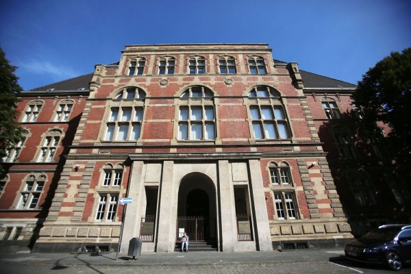 Das Verwaltungsgericht Köln hat die Abschiebung eines Salafistenpredigers für unrechtmäßig erklärt (Archivbild). - © picture alliance / dpa