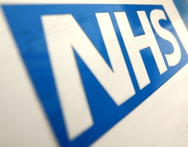 Der britische Gesundheitsdienst NHS gilt als chronisch überlastet und unterfinanziert. (Archivbild) - © Dominic Lipinski/Press Association/dpa