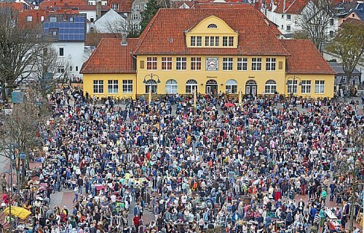 Der Siggi-Flohmarkt am Bielefelder Siegfriedplatz ist Kult im Westen der Stadt. - © Sarah Jonek