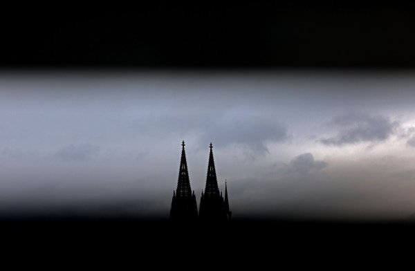 Beim Erzbistum ist eine weitere Klage eines Missbrauchsopfers eingegangen. (Symbolbild) - © Oliver Berg/dpa