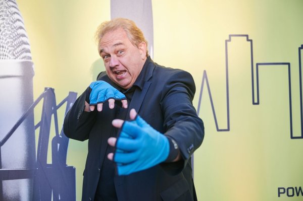 Ihn gruselt es vor keinem Schundfilm: Oliver Kalkofe. (Archivbild) - © Annette Riedl/dpa